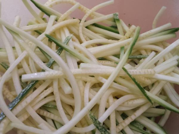 Bučke v pestu iz čemaža